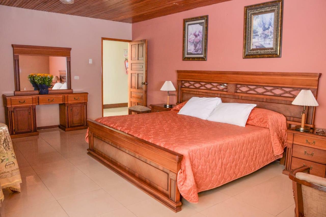 Hotel Olimpico En Quevedo Екстер'єр фото